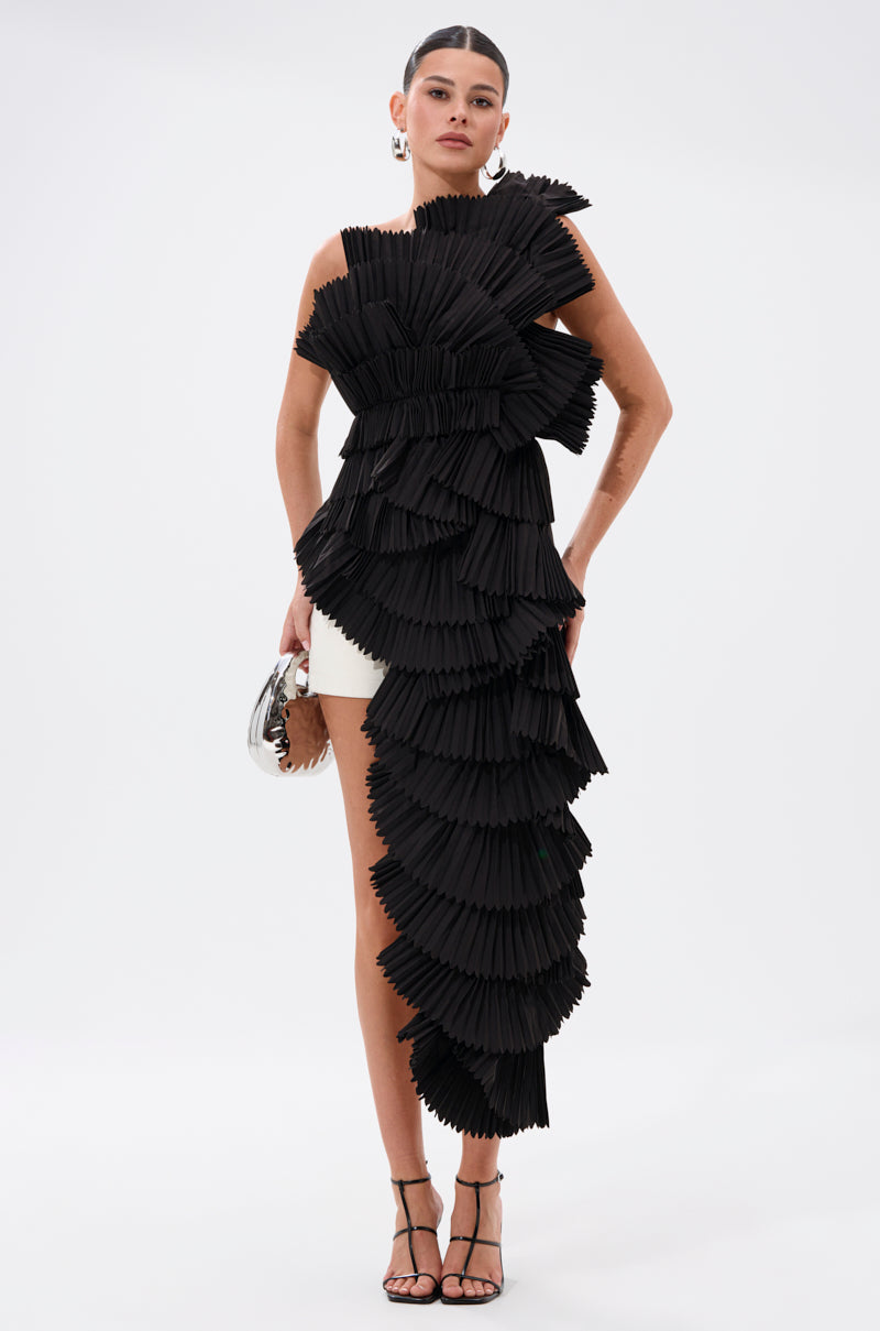 LUXURIOUS ASYMMETRICAL TOP IN BLACK